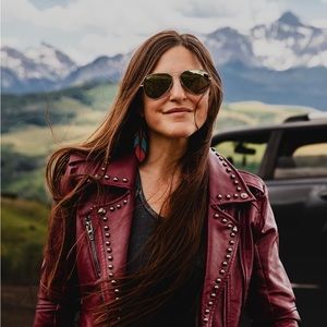 Meet your Posher, Kara